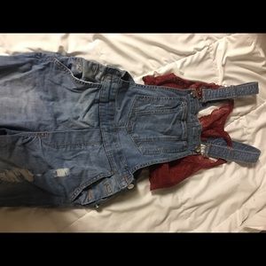 Cute blue jean overalls for the summer !